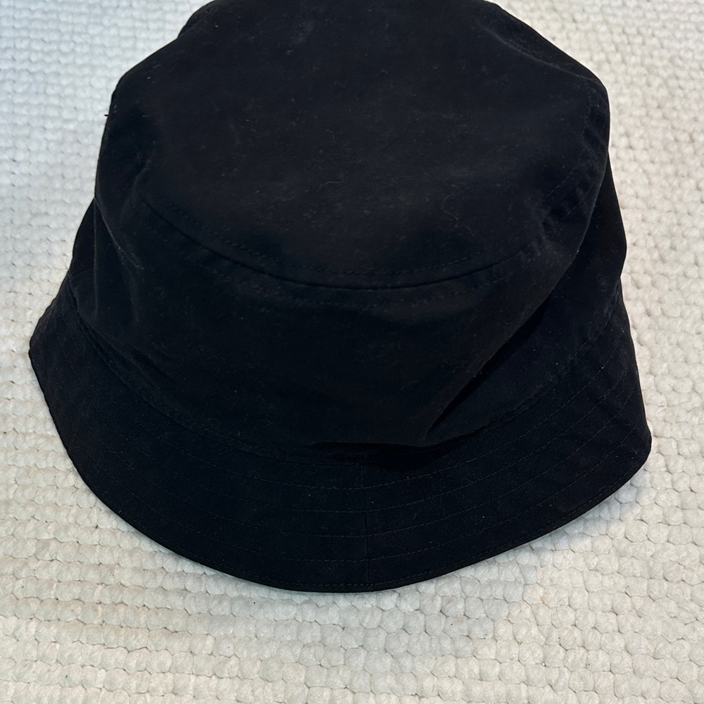 Lululemon Black Bucket Hat - Picture 4 of 8